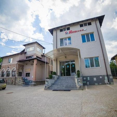 Hotel Gclub Breaza  Buitenkant foto