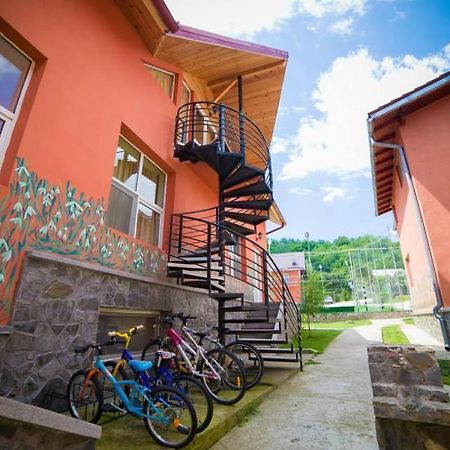 Hotel Gclub Breaza  Buitenkant foto