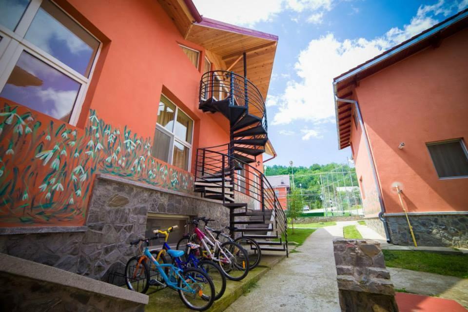 Hotel Gclub Breaza  Buitenkant foto