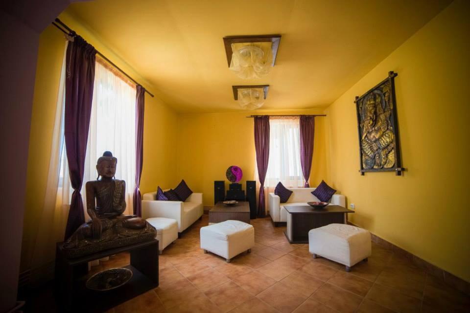 Hotel Gclub Breaza  Buitenkant foto